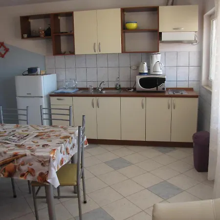 Leila Apartman