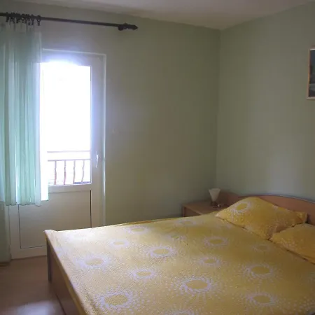 Leila Apartman